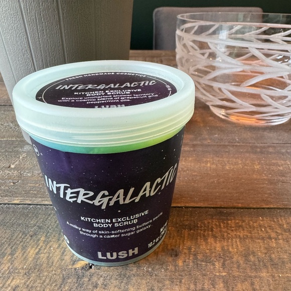 Lush Other - Lush Intergalactic body scrub 10.2 oz